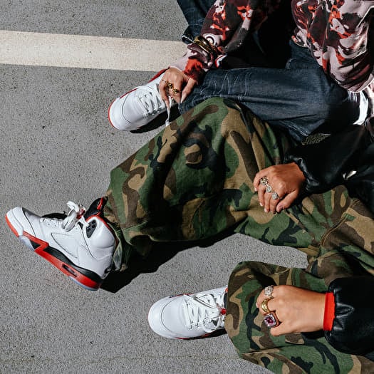 Air Jordan 5 Retro Fire Red Black Tongue (2025)