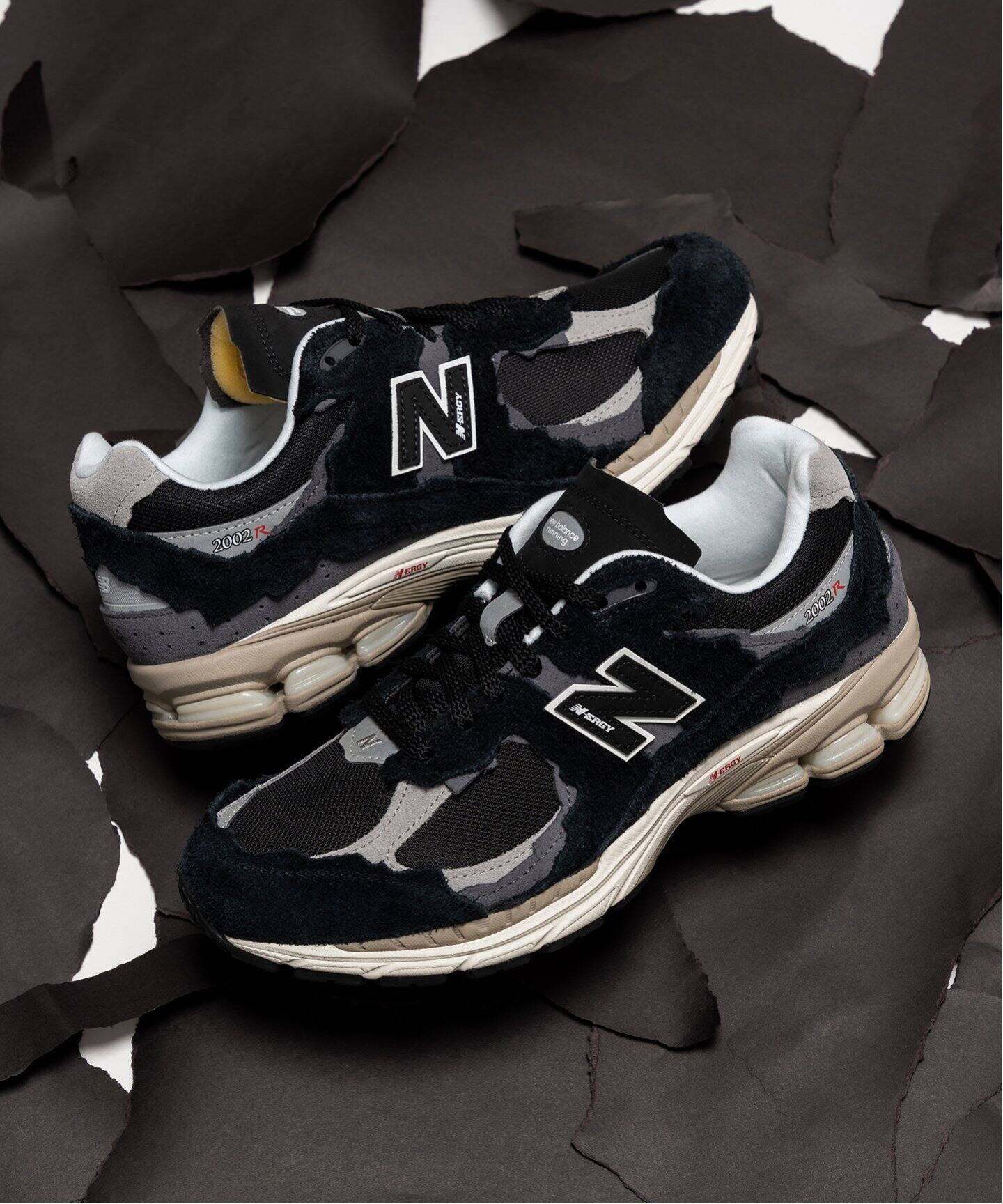 New Balance 2002R Protection Pack Black