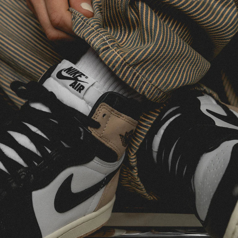 Air Jordan 1 Retro High OG Latte
