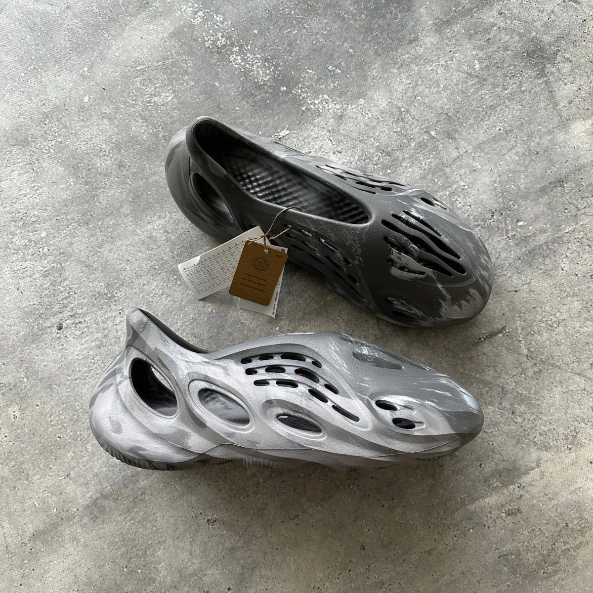 Adidas Yeezy Foam RNNR MX Granite