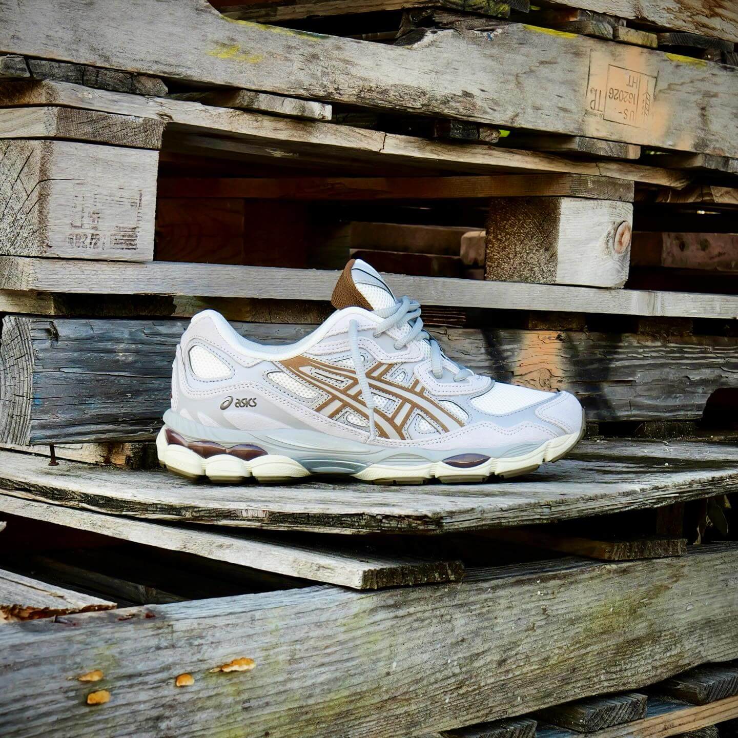 ASICS Gel-NYC Cream Cement Grey Brown