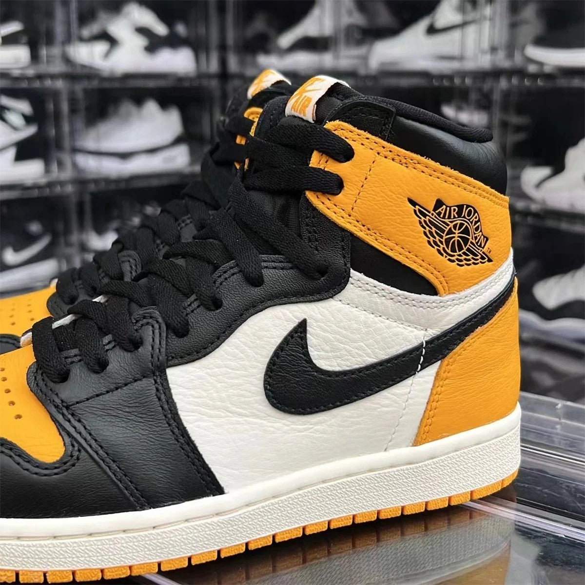Air Jordan 1 Retro High OG Taxi