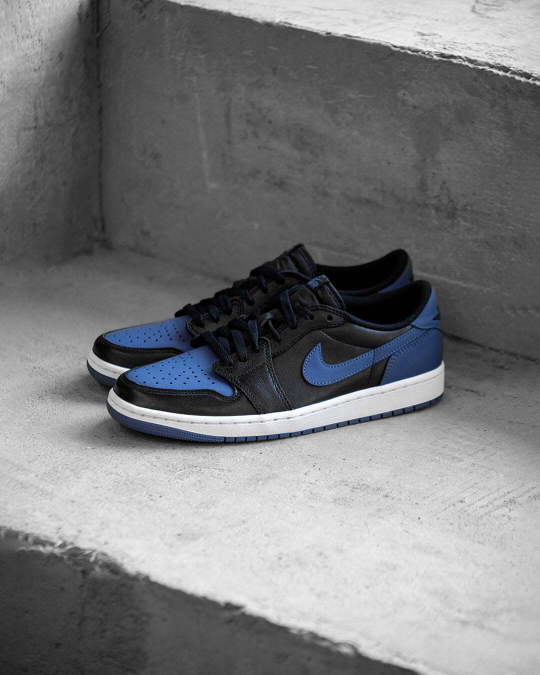 Air Jordan 1 Retro Low OG Mystic Navy