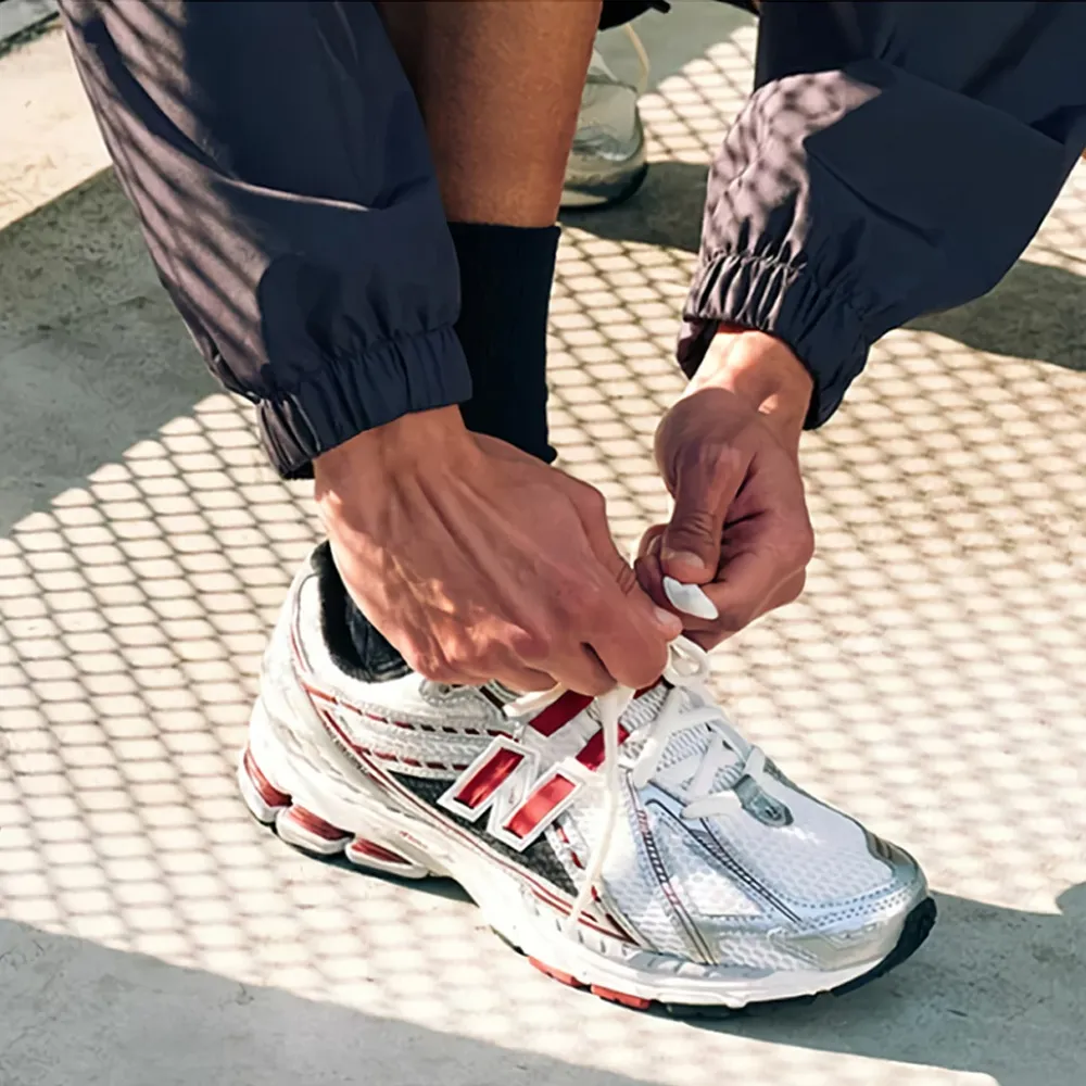 New Balance 1906R Silver Classic Crimson