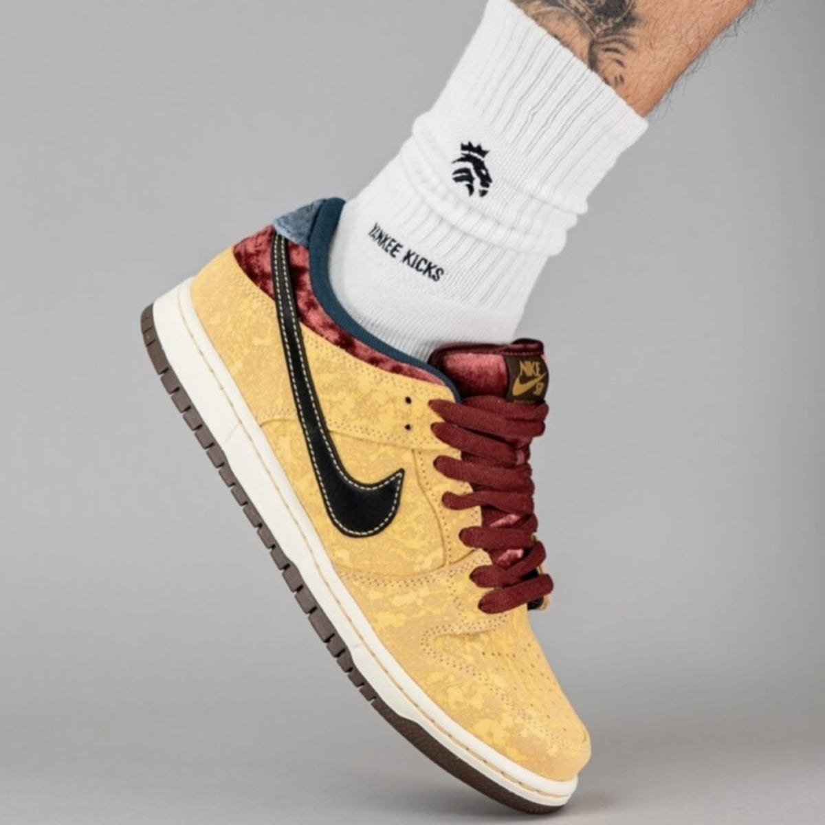 Nike SB Dunk Low City of Cinema