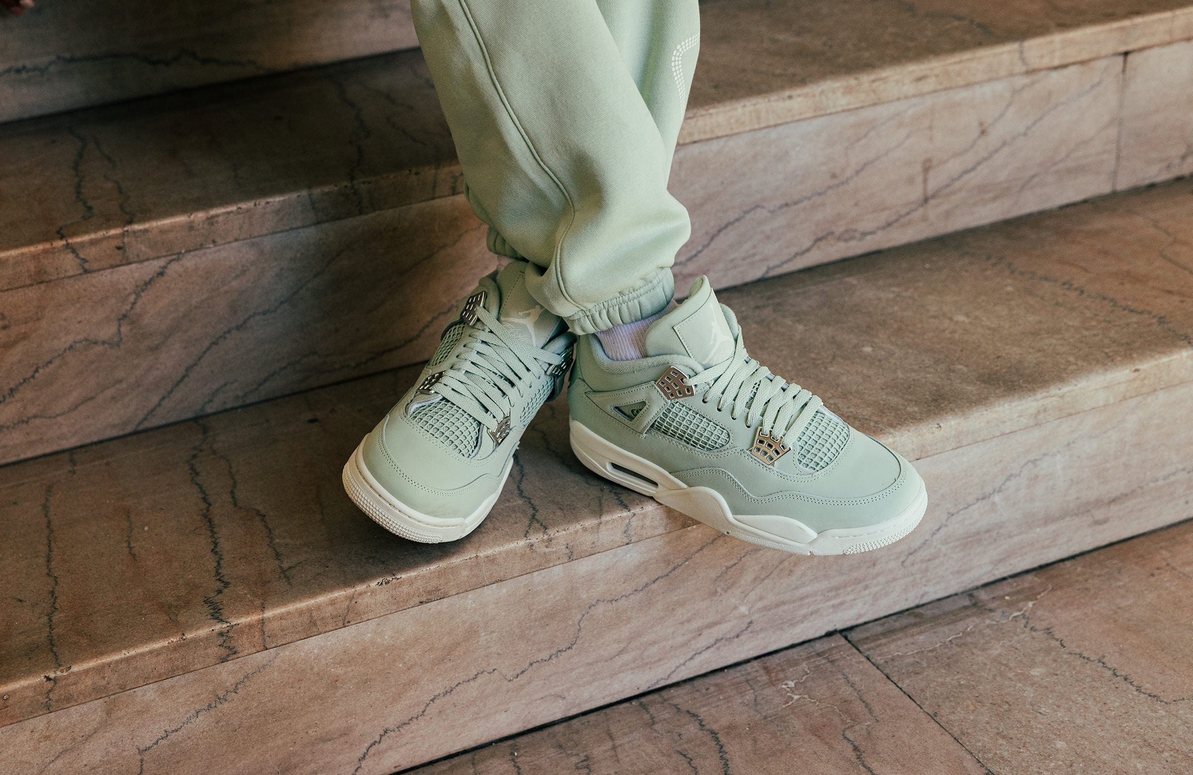 Air Jordan 4 Retro Seafoam Sail (W)