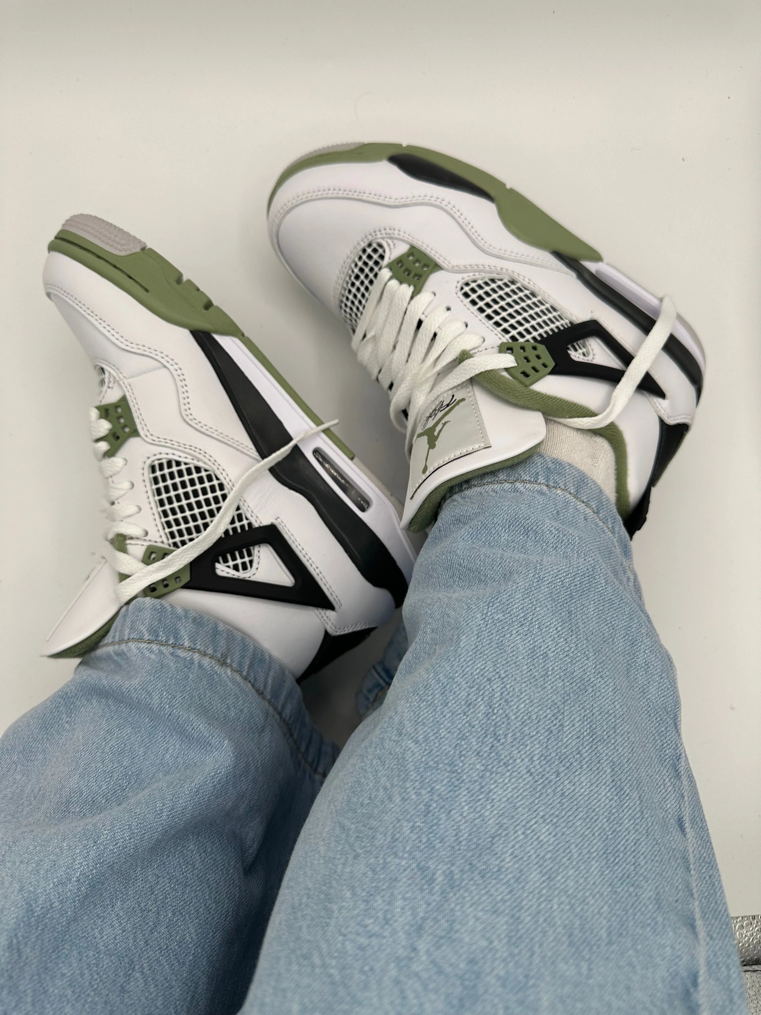 Air Jordan 4 Retro Seafoam