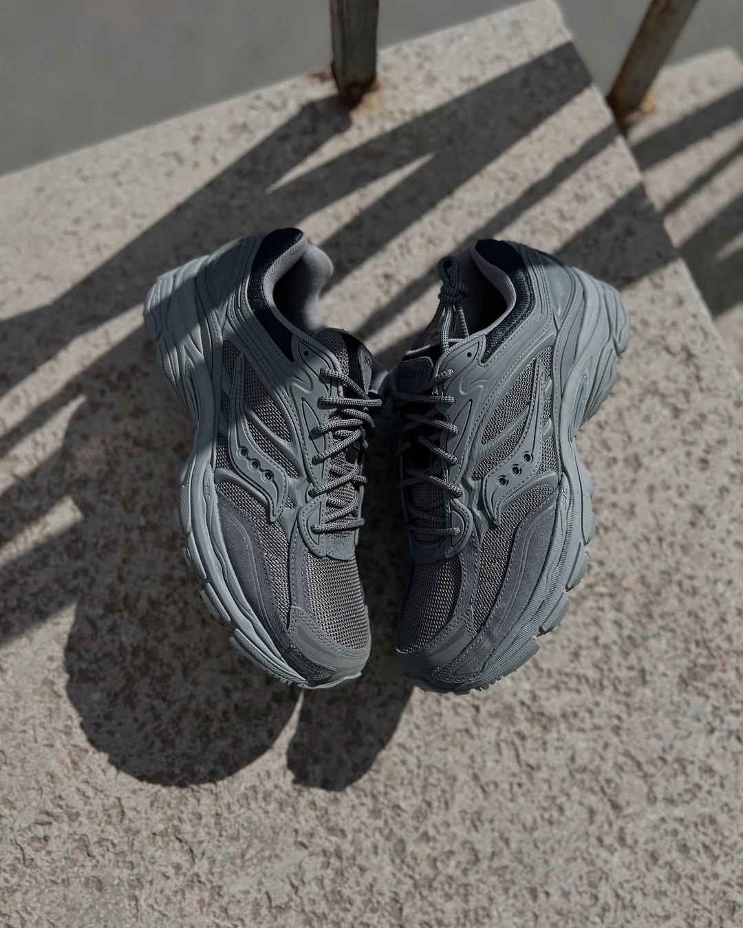 Saucony ProGrid Omni 9 Armor Grey
