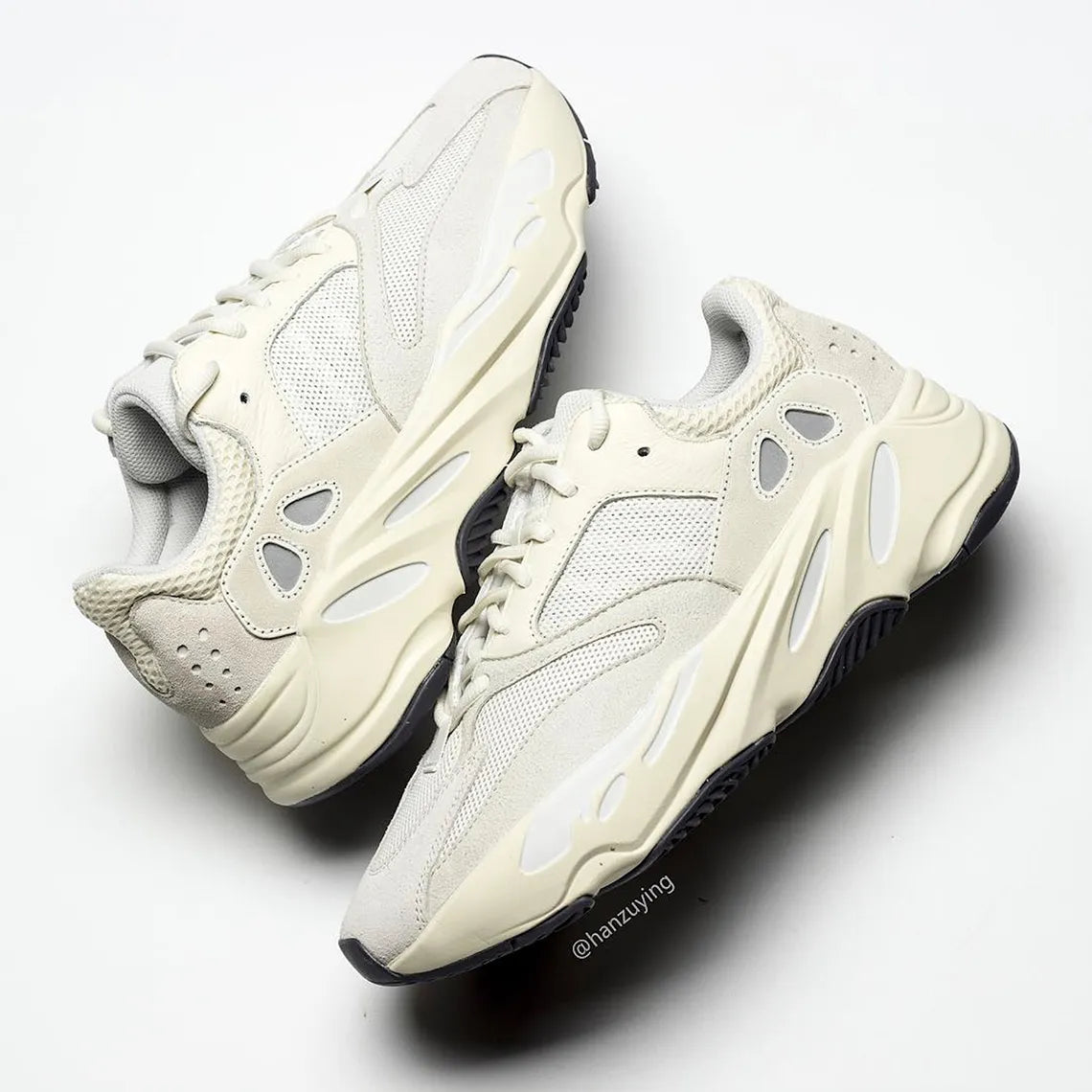 Adidas Yeezy Boost 700 Analog