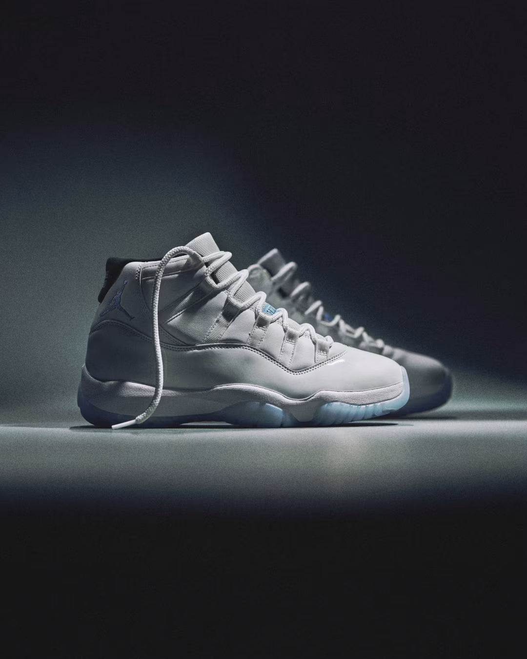 Air Jordan 11 Retro Legend Blue (2024)