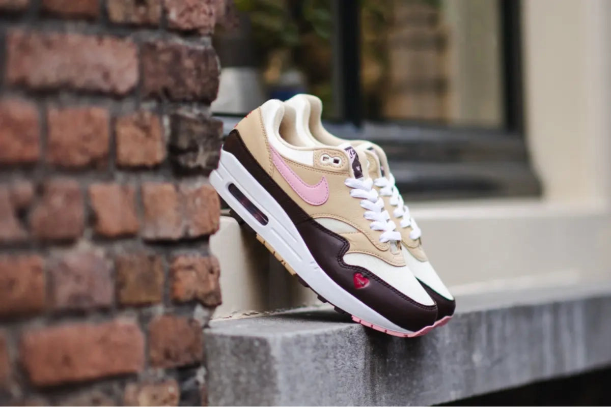 Nike Air Max 1 Valentine's Day (W)