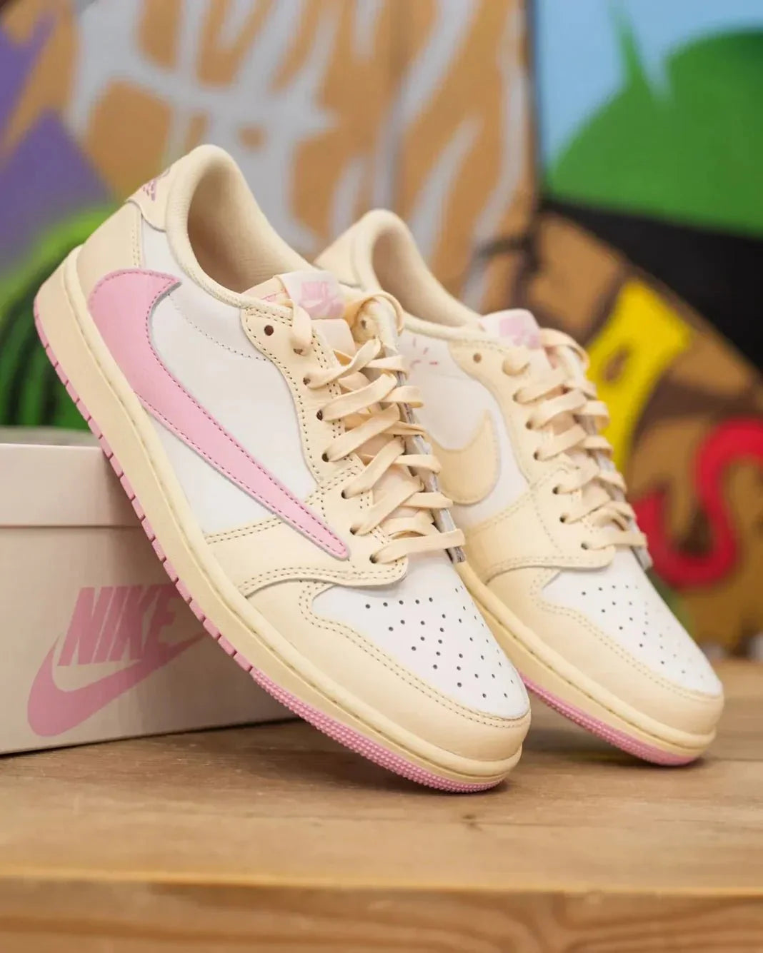 Air Jordan 1 Retro Low OG SP Travis Scott Shy Pink