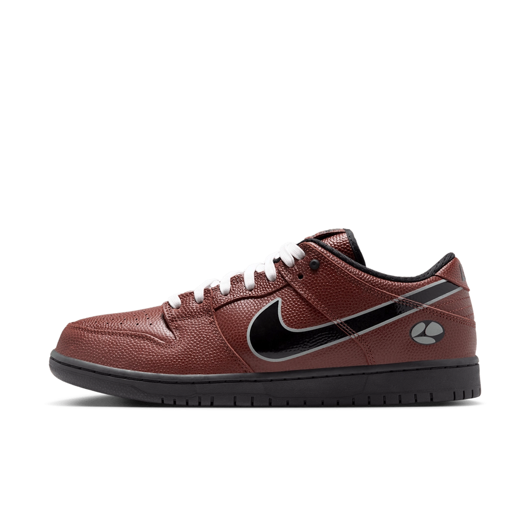 Nike SB Dunk Low Limosine Skateboards