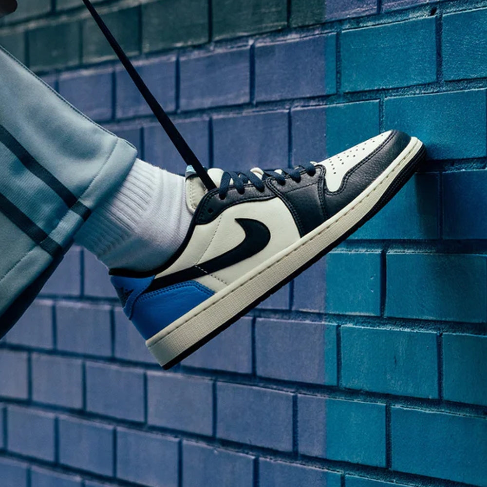 Air Jordan 1 Low OG Obsidian UNC