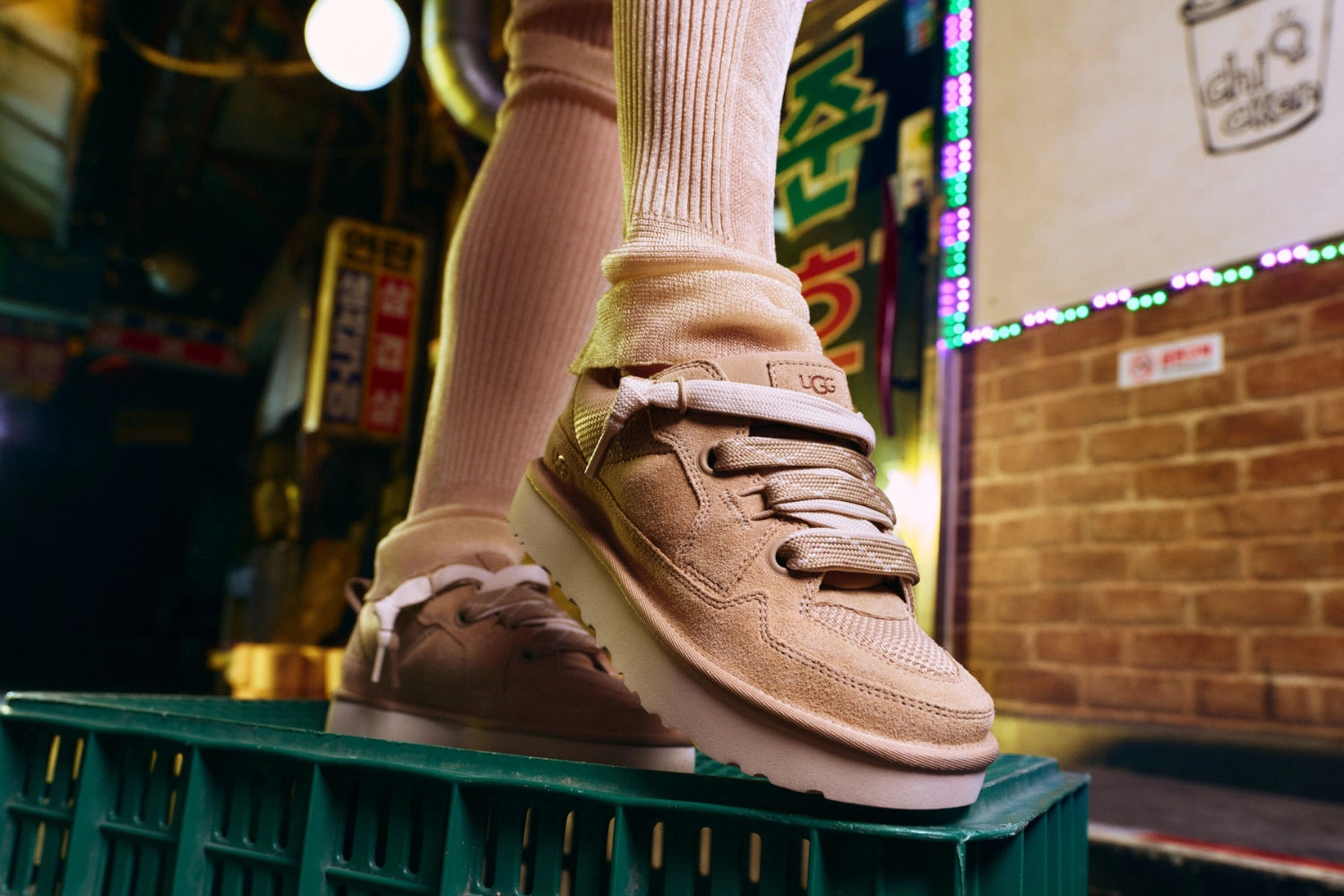 UGG Lowmel Lo Chestnut (W)