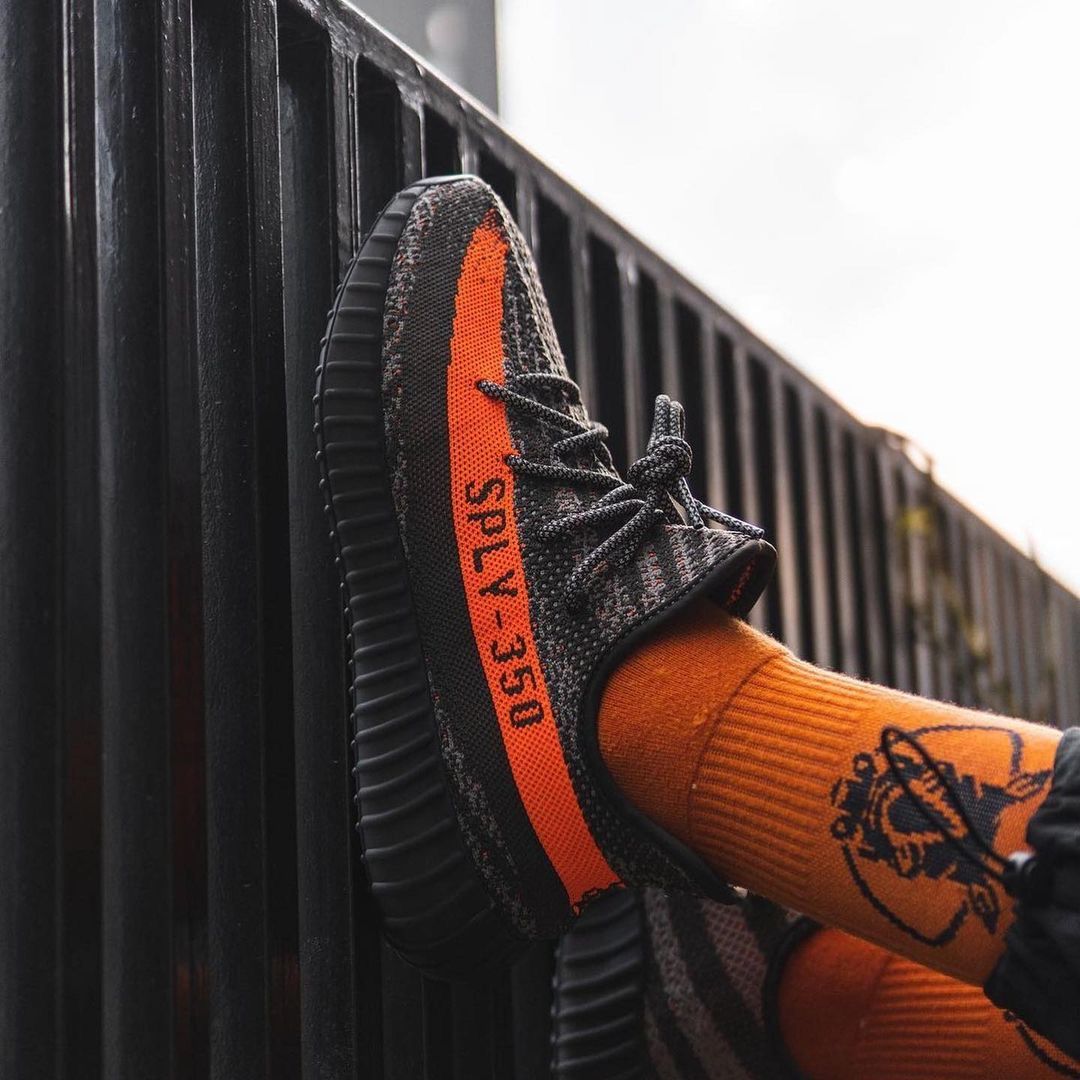 Adidas Yeezy Boost 350 V2 Carbon Beluga