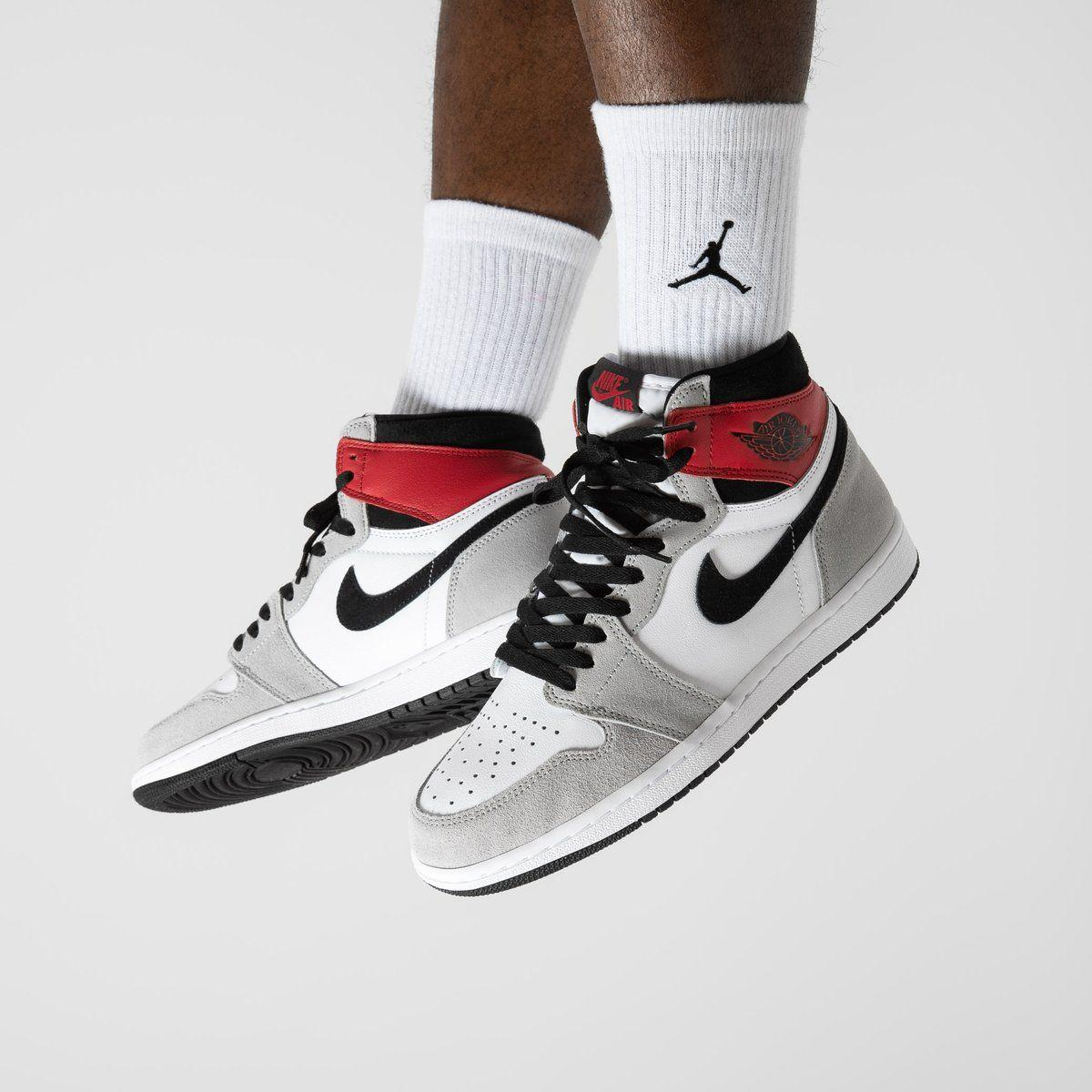 Air Jordan 1 Retro High Light Smoke Grey