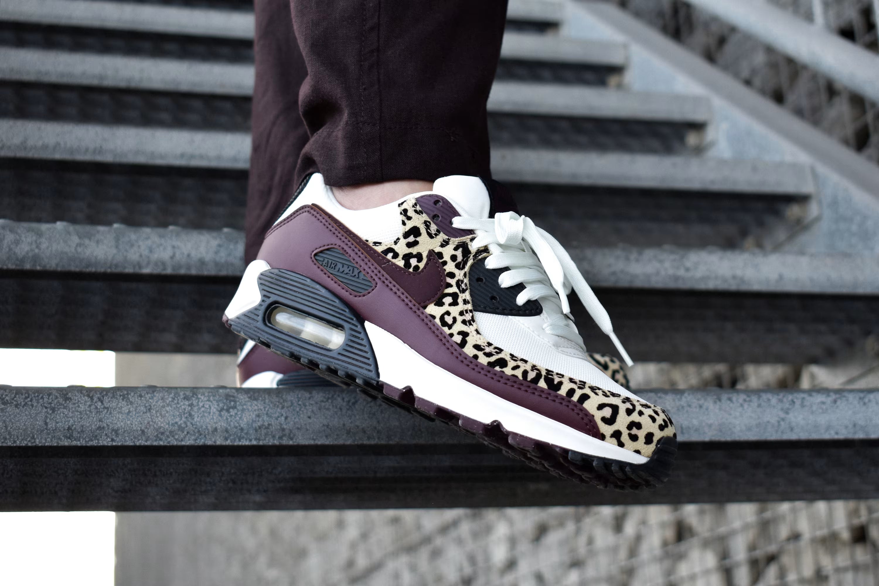 Nike Air Max 90 Leopard Burgundy