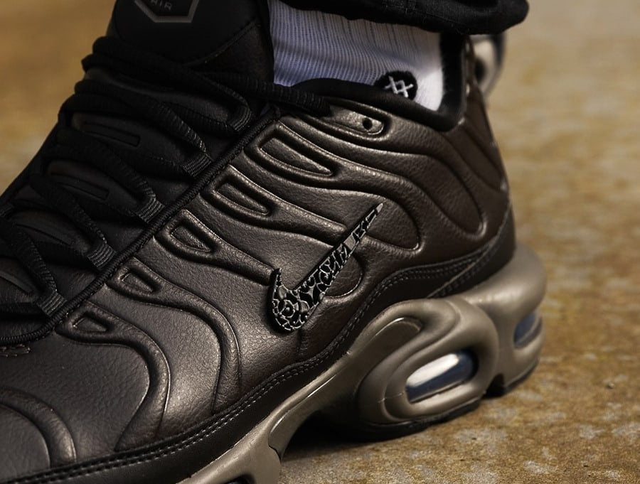 Nike Air Max Plus Premium Paris
