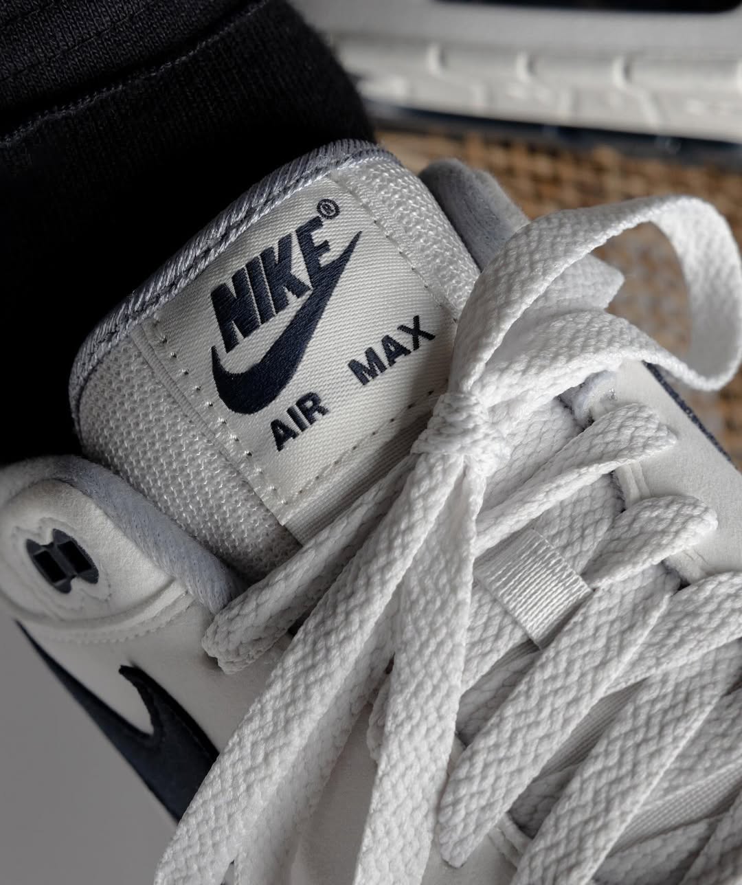 Nike Air Max 1 Platinum Tint Dark Obsidian