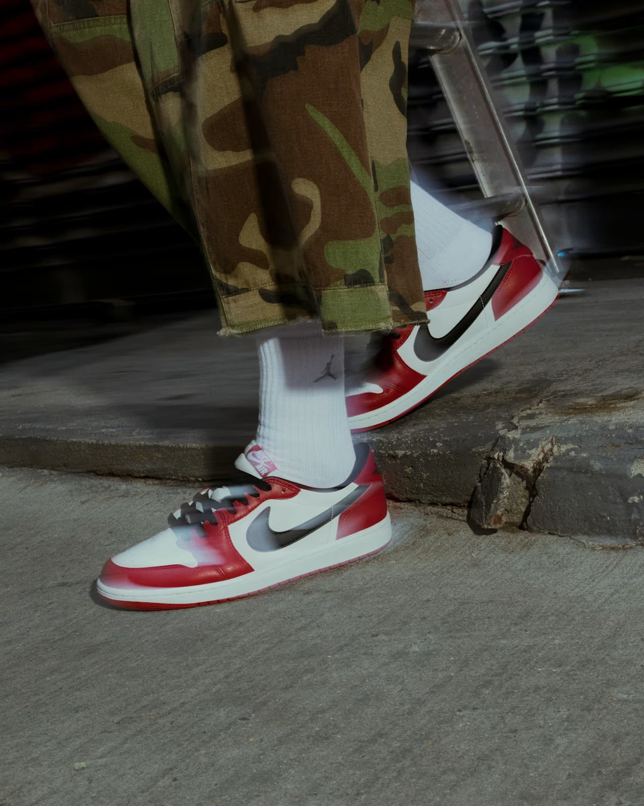 Air Jordan 1 Low OG Chicago