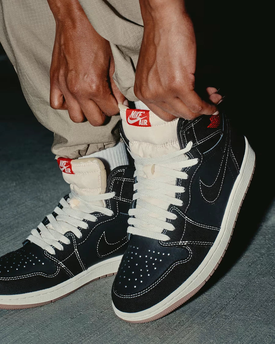 Air Jordan 1 Retro High OG Flight Club
