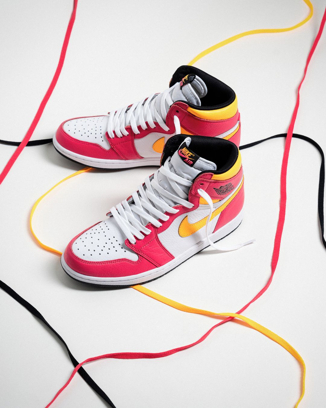 Air Jordan 1 Retro High OG Light Fusion Red