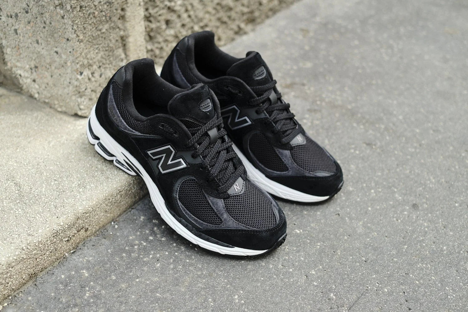 New Balance 2002R Black Gunmetal