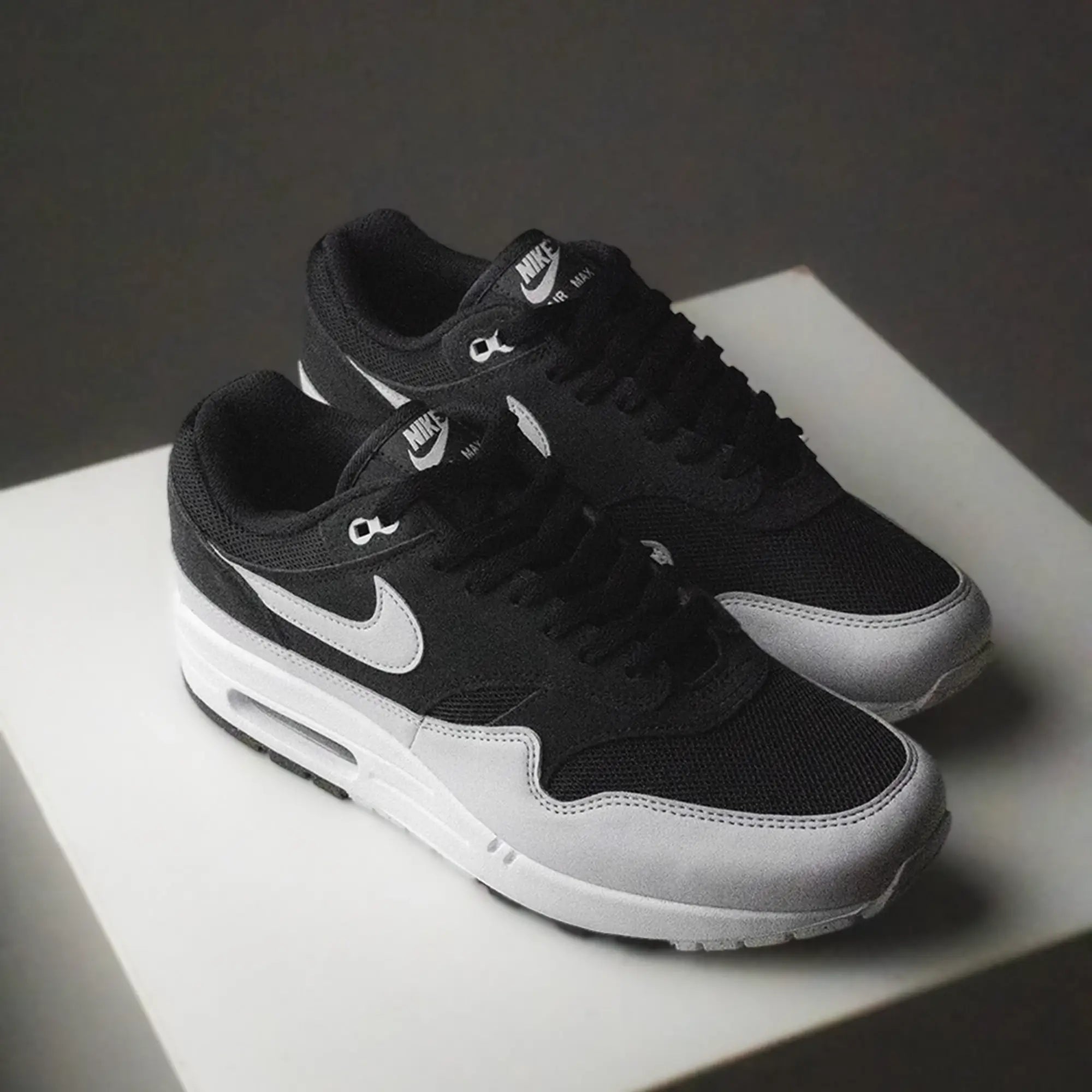 Nike Air Max 1 Essential Off Noir Vast Grey