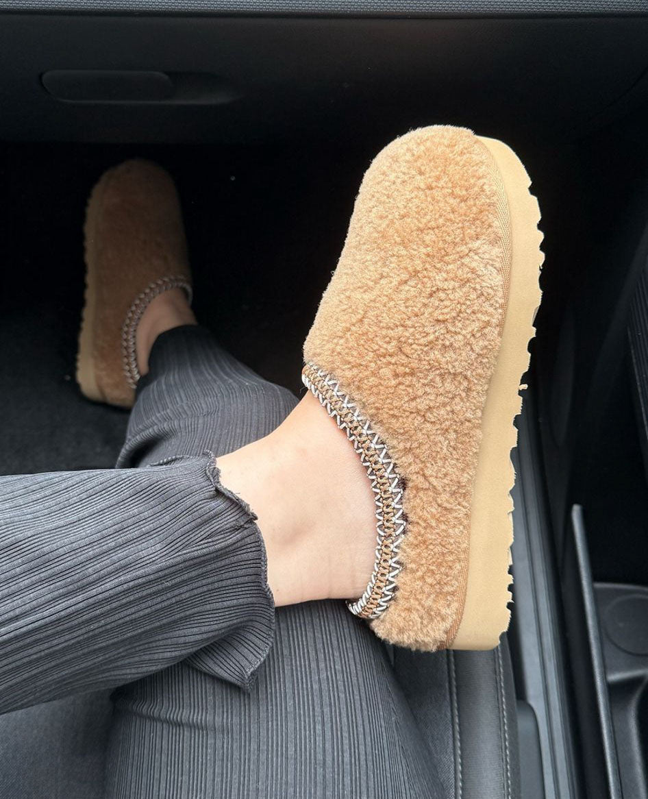 UGG Tasman Maxi Curly Slipper Chestnut (W)